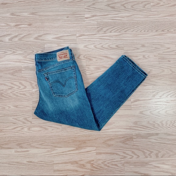 Levi’s Boyfriend Jeans - Picture 1 of 7